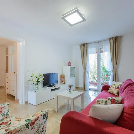 Comfortable Bukvic Appartement *