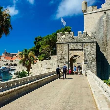 Comfortable Bukvic Appartement *