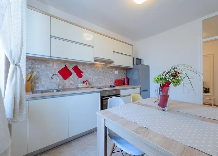 Comfortable Bukvic Apartamento